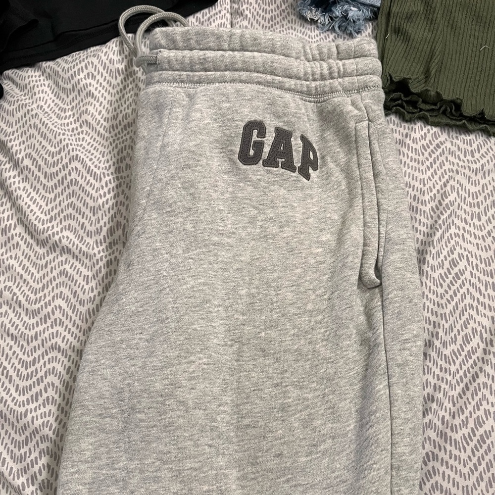 Gap Sweats